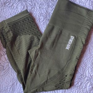 Gym shark capri leggings size small